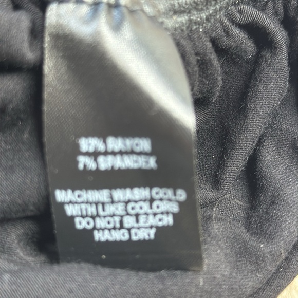 Steal Your Attention Black Bodycon Dress, Size M NWT
Lulus - Picture 6 of 14